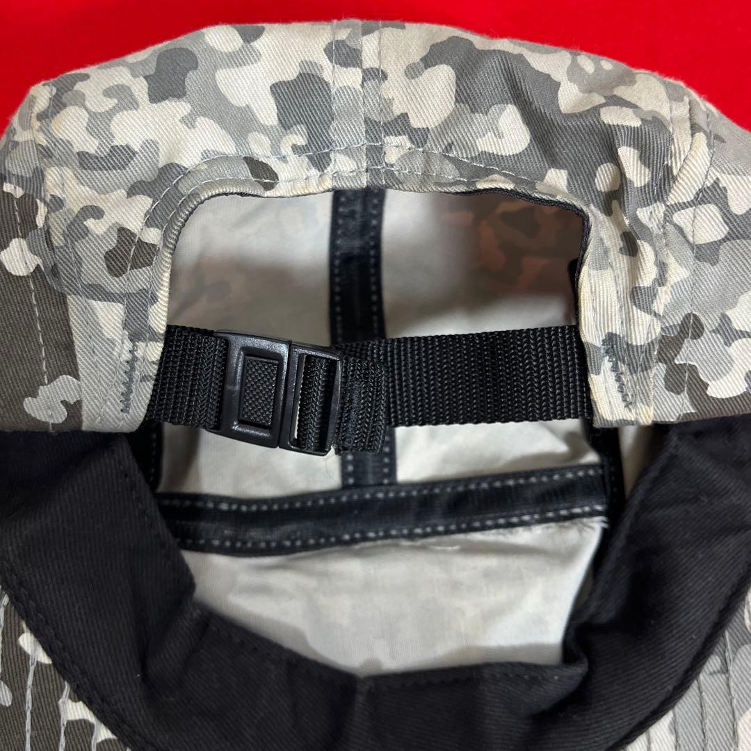 Supreme 迷彩キャップ ロゴ グレー デジカモ フリース膝掛け付き