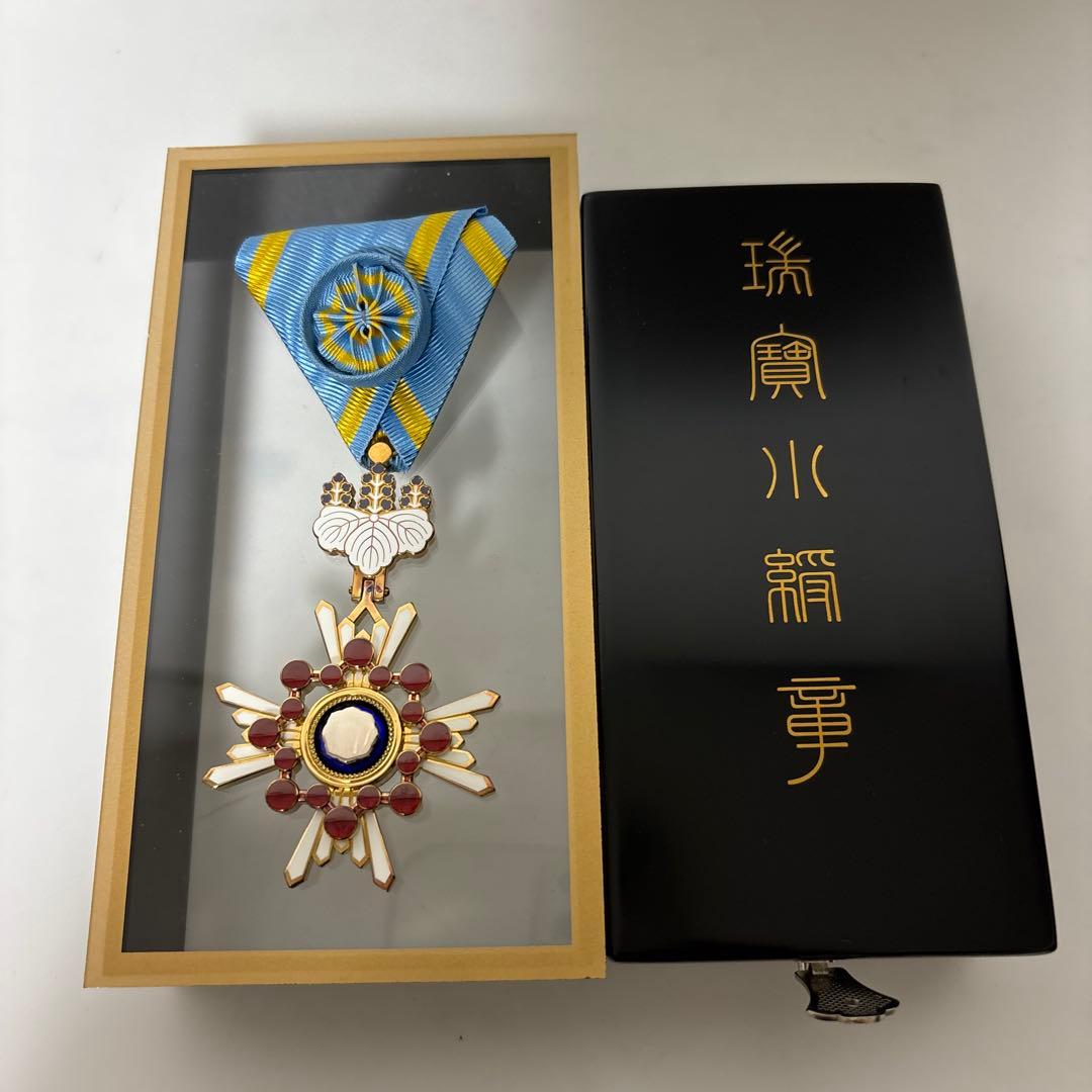 甯*様 [レプリカ・￼複製品）勲章 箱付き 甯*様 [レプリカ・￼複製品）勲章 箱付き - その他最低 価格