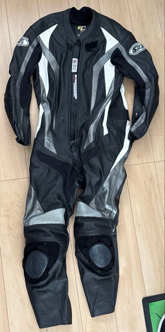 バイク　レーシングスーツ TAICHI RSタイチ RS TAICHI バイク用 革ツナギ レーシングスーツ