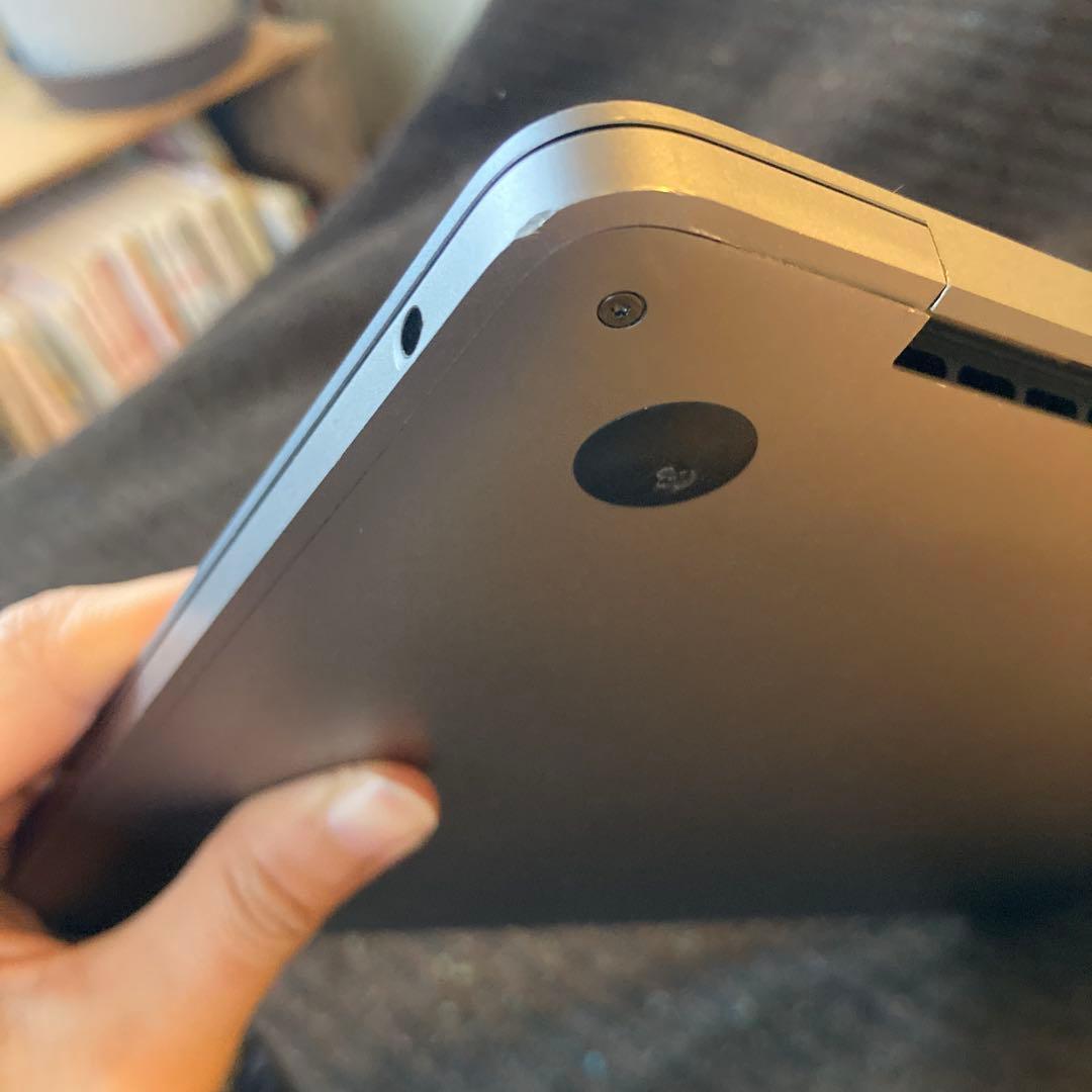 MacBook Pro 13インチ 画面割れ バッテリーコネクタ不備 ジャンク品