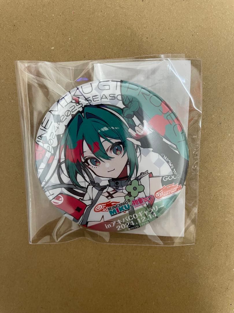初音ミク レーシングミク 2025Ver. お披露目缶バッジ - メルカリ