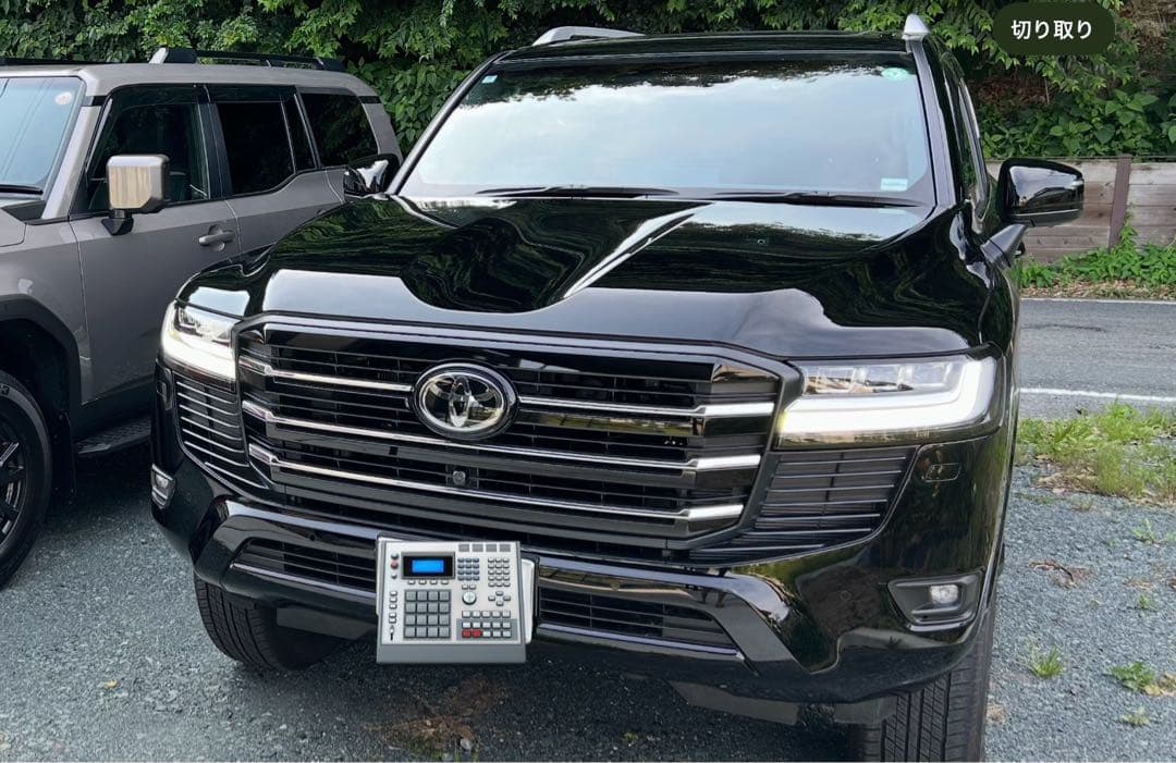 ランクル300 純正グリル ブラック塗装 - メルカリ