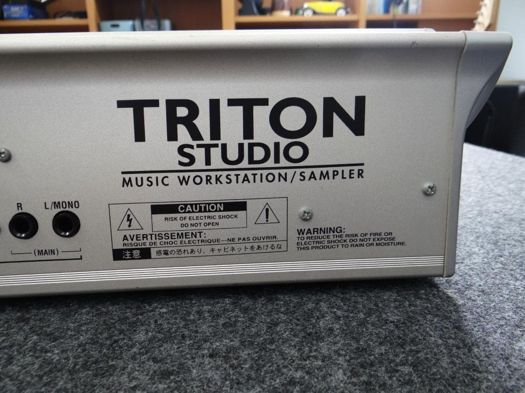 KORG Triton studio 動作確認済 ハードケース付 - メルカリ