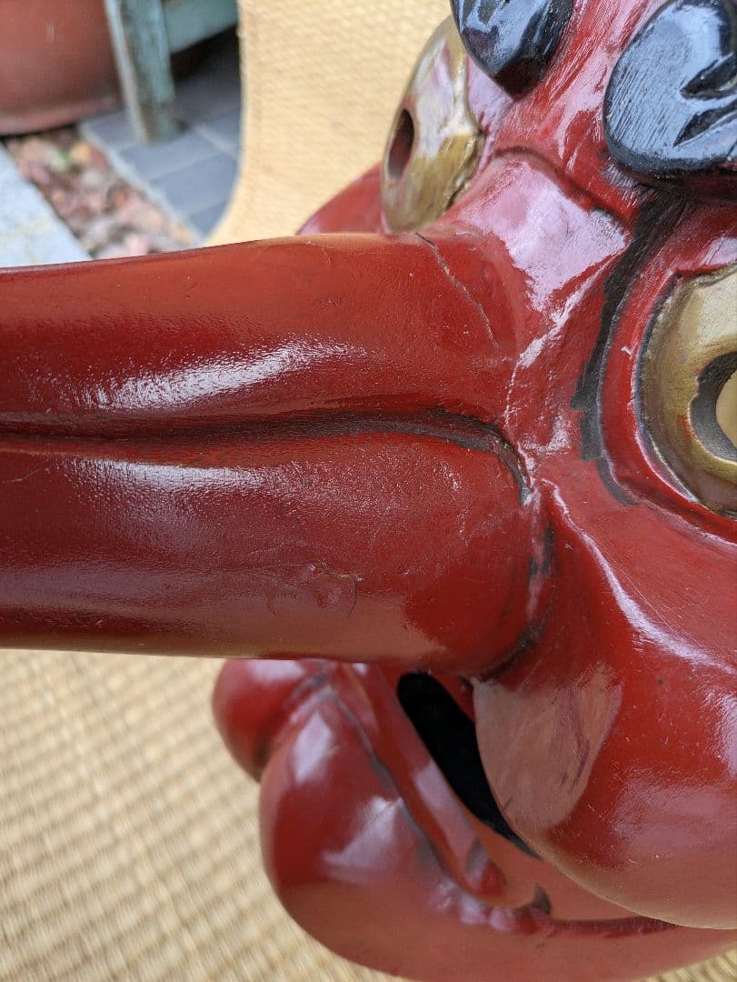 大迫力の天狗面 木製品 壁飾り 程度の良い中古品