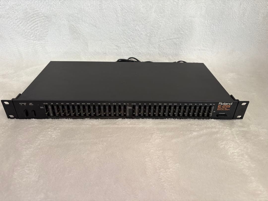 Roland E-215 GRAPHIC EQUALIZER イコライザー Roland E-215 GRAPHIC EQUALIZER イコライザー Roland E-215 GRAPHIC