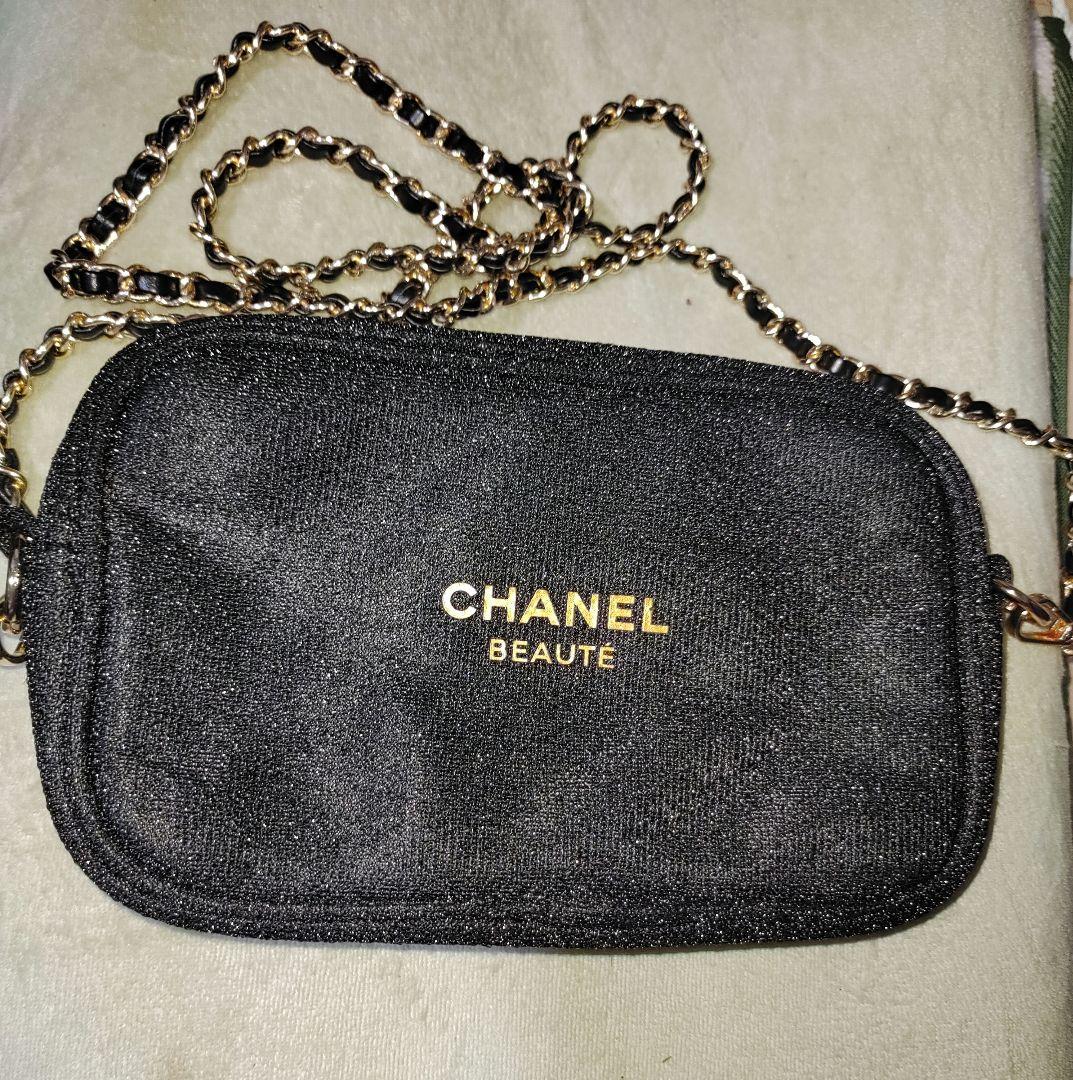超特価！早い者勝ち！超美品、シャネルノベルティポーチ。チェーン付き