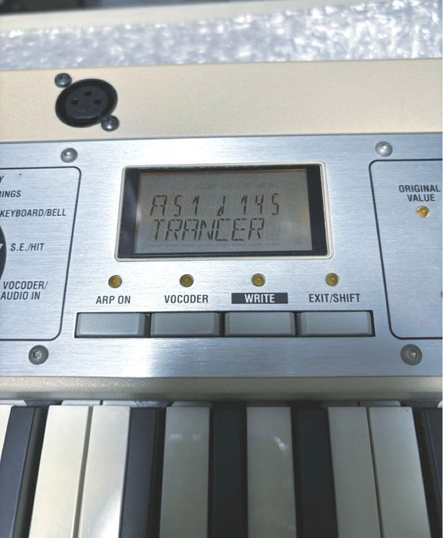 ③KORG microKORG XL シンセサイザー200台限定色ベージュ