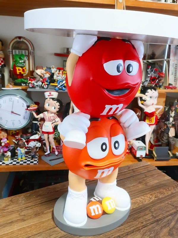 エムアンドエムズ m&m's 店舗用 ディスプレイ 肩車 テーブル M&M's エムアンドエムズ サイドテーブル M&M 置物 ディスペンサー