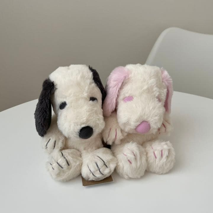 スヌーピーミュージアム限定 ゆるくたぬいぐるみ。スヌーピー。ピンク