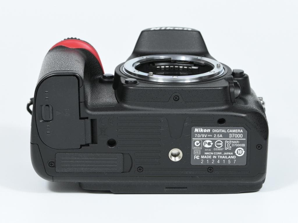 【超美品】 ニコン　Nikon D7000 ボディ 《ショット数2800》