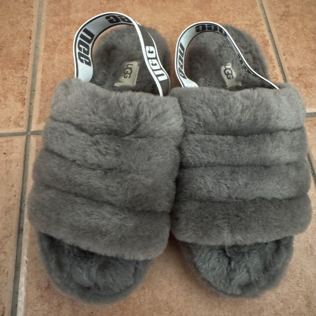 UGG アグ フラッフイヤー スライド サンダルCHARCOAL 25cm 美品 アグ UGG フラッフ イヤー スライド （チャコール） -靴＆ファッション