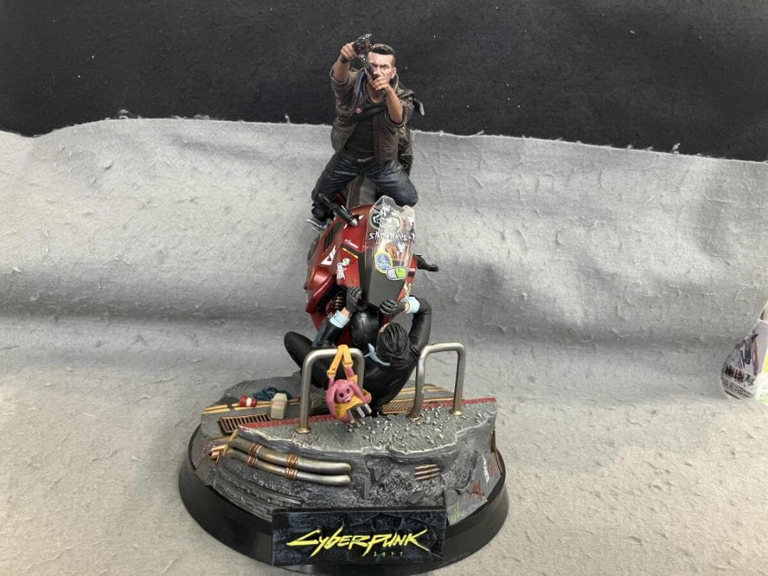 サイバーパンク2077 コレクターズエディション　限定フィギュア Amazon.co.jp: 【PS4】サイバーパンク2077 コレクターズエディション