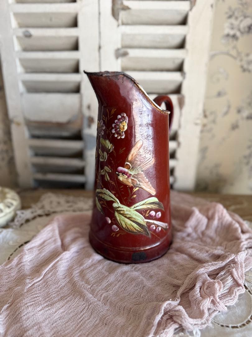 フランスアンティークブラウン小鳥と草花のハンドペイントのホーロージャグピッチャー フランスアンティーク 赤茶色のホーロージャグ – チェルシーオールド
