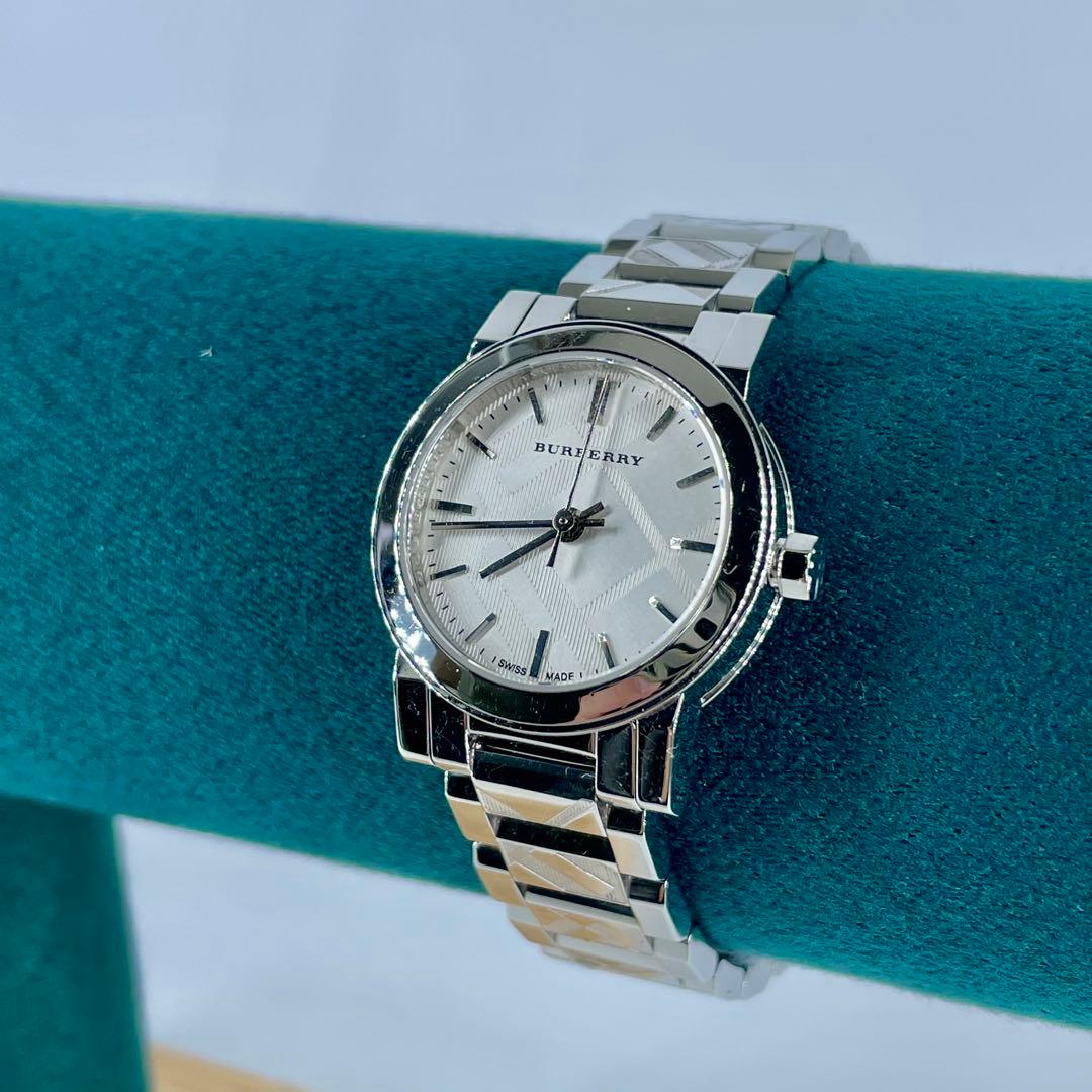 美品 バーバリー 時計レディースBU9233 ホワイトノバチェック箱付き