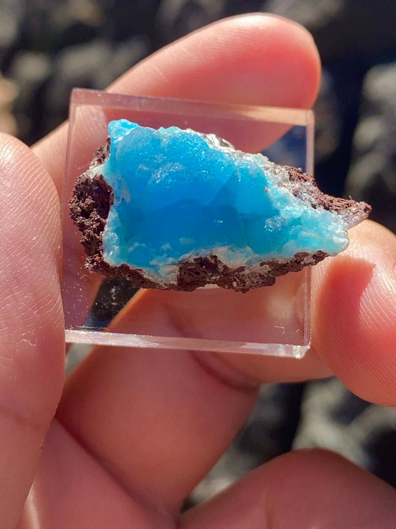 ヘミモルファイト コンゴ産 ブライトブルー 結晶 原石 透け感良好 鉱物