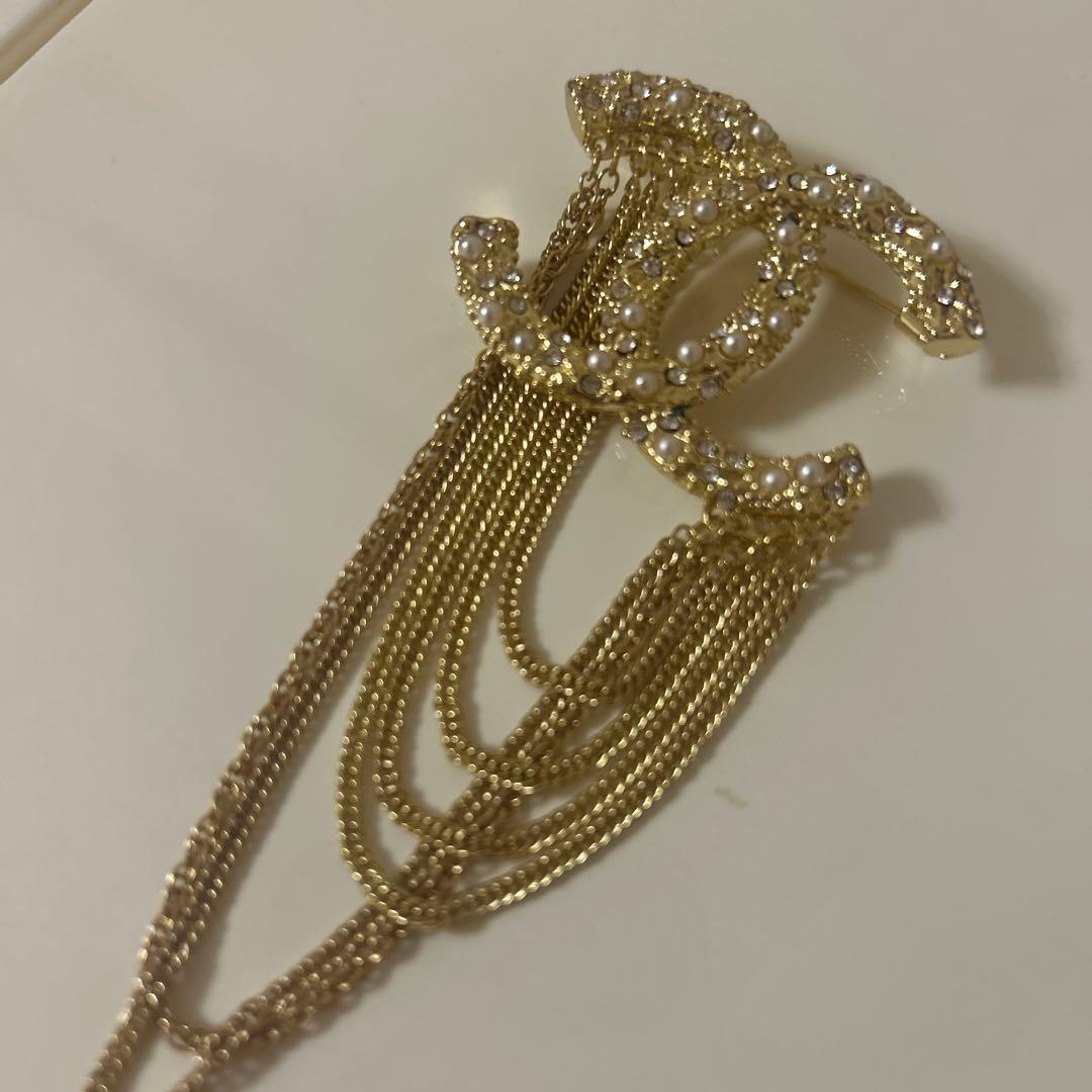 さぁーやCHANELゴールド CCロゴ ブローチ① CHANEL（シャネル） ココマーク ブローチ CCマーク ピンバッチ