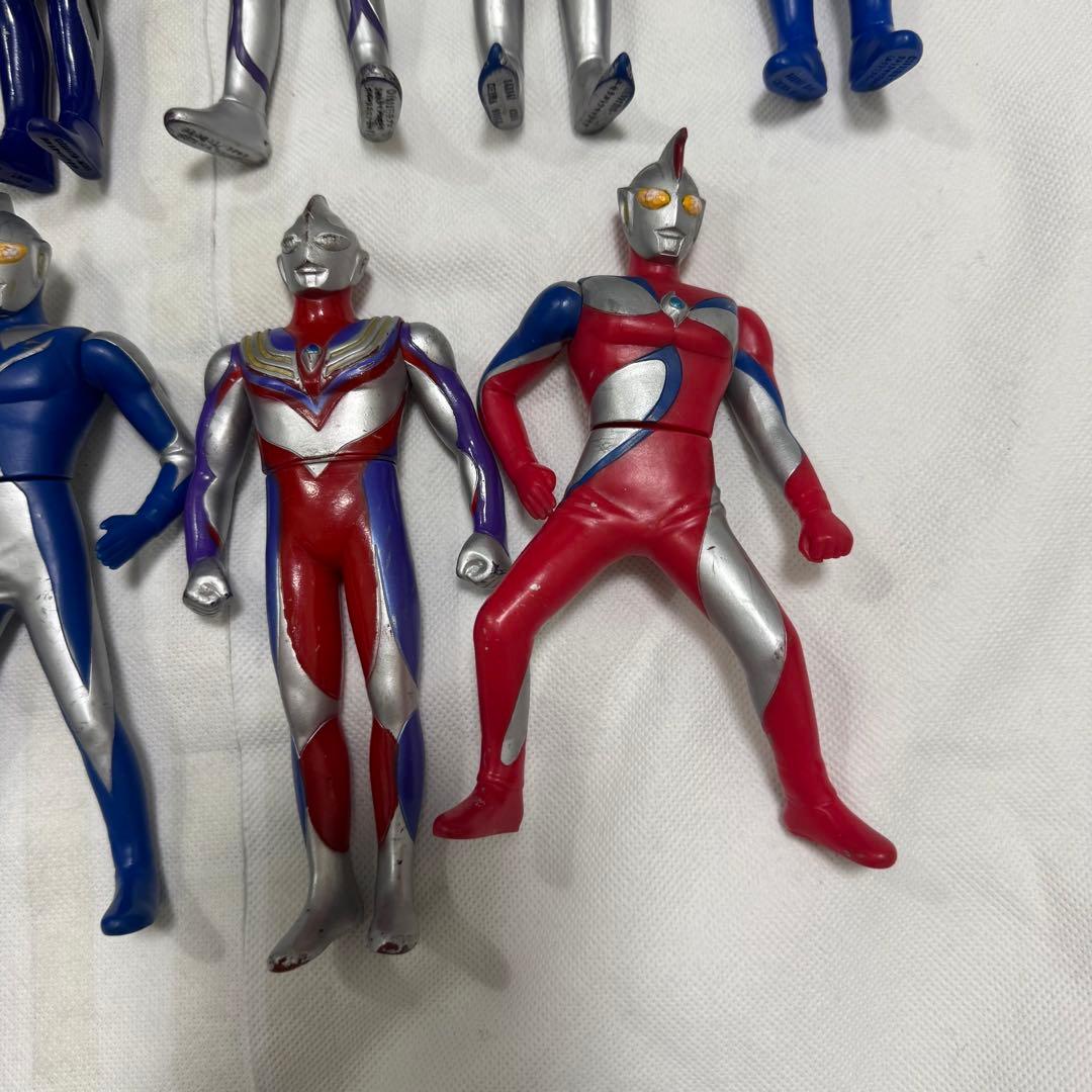 ウルトラマン ソフビ 24体セットフィギュア まとめ売り - メルカリ