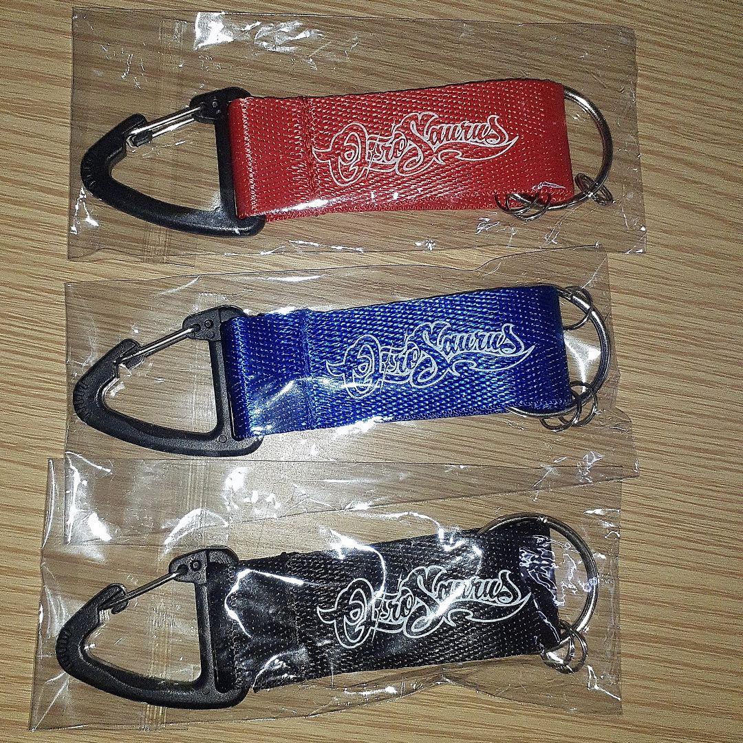 OZROSAURUS NOT LEGEND グッズ カラビナ キーホルダー - メルカリ