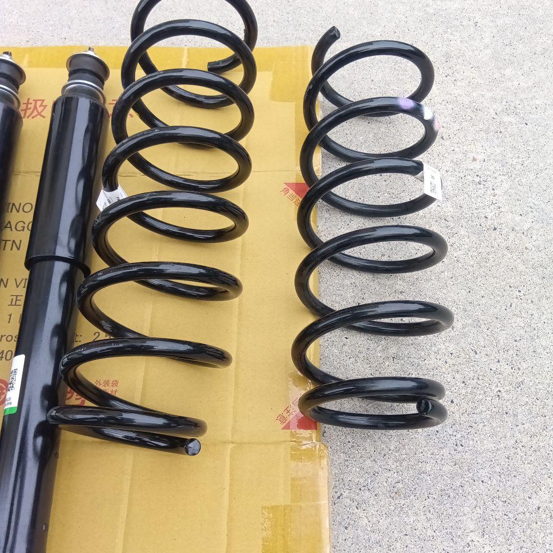 ジムニーノマド(JC74W）用純正サスペンション一式（純正・新品