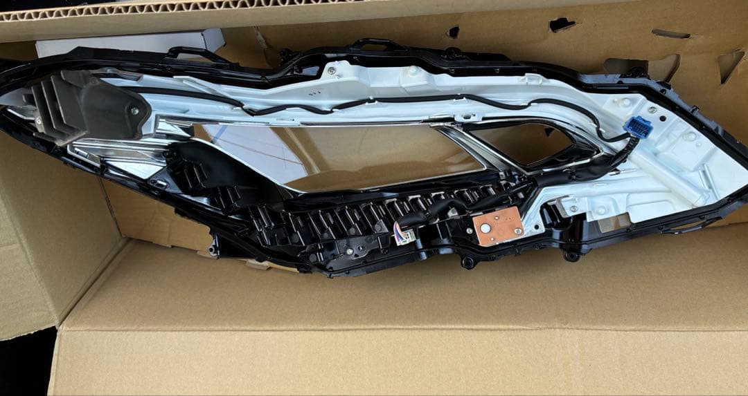 220系 20系 クラウン 純正 3眼 ヘッドライト 左 レンズのみ - メルカリ