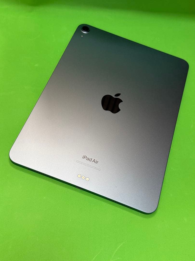 iPad Air (第5世代) wifi 最大容量97%+Magicキーボード - メルカリ