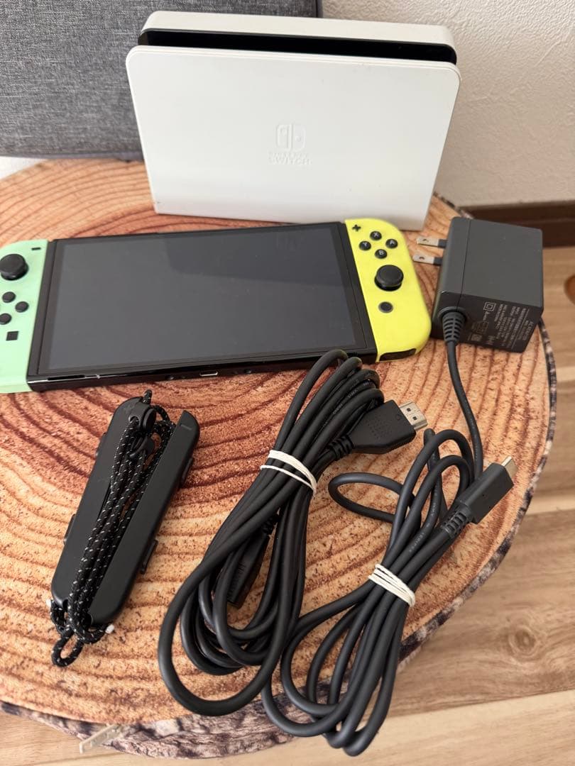 任天堂スイッチ Switch本体有機EL GRN/YEL箱無し - メルカリ