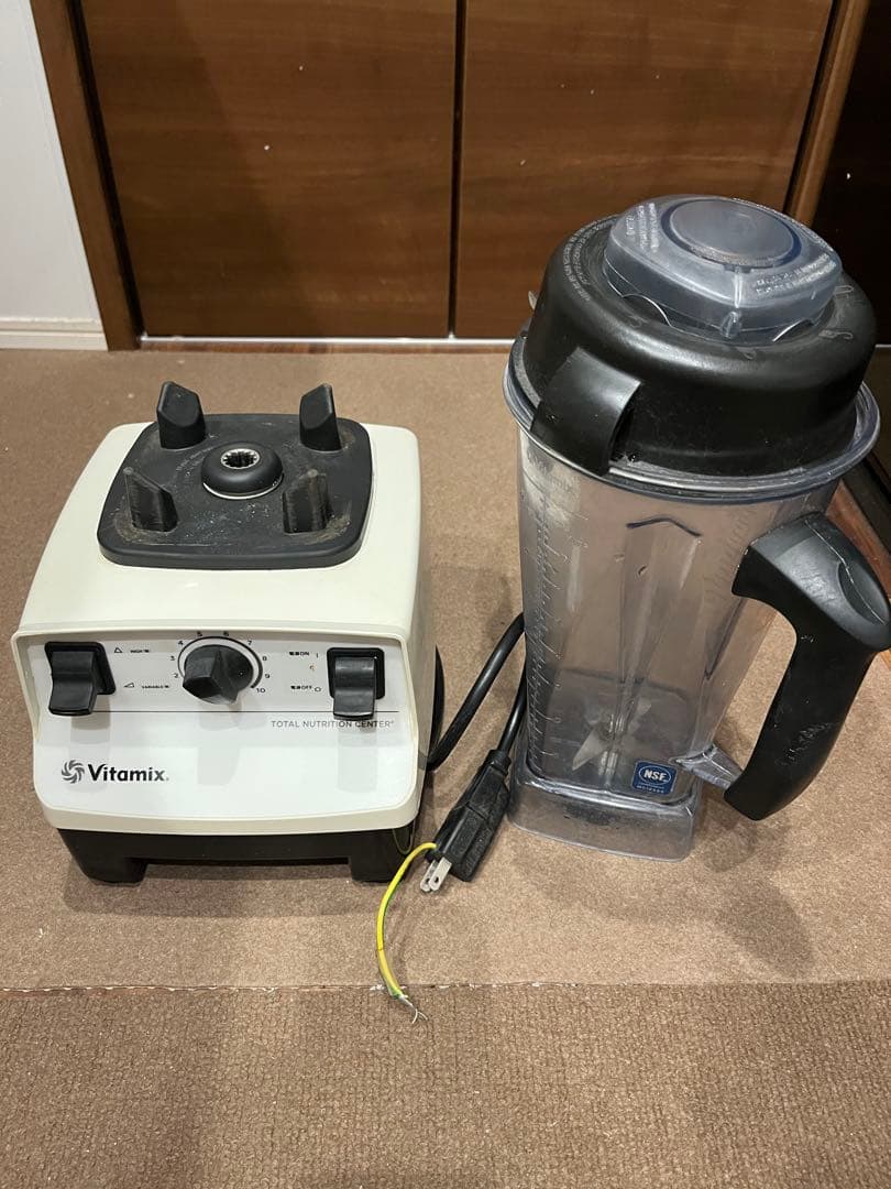 Vitamix バイタミックス ミキサー VMO111 容量2000ml 白 - メルカリ