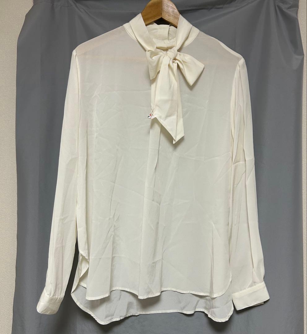soeju シルクストレッチボウタイブラウス　ホワイト シルクボウタイブラウス - SOÉJU online store｜上質な大人の女性の