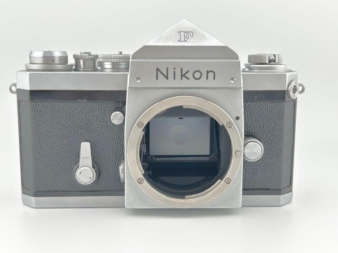 RITAO CHAN Nikon ニコン F アイレベル 中期 ボディ 赤城耕一：第5回 ブラックにするか、シルバークロームにするか、それが