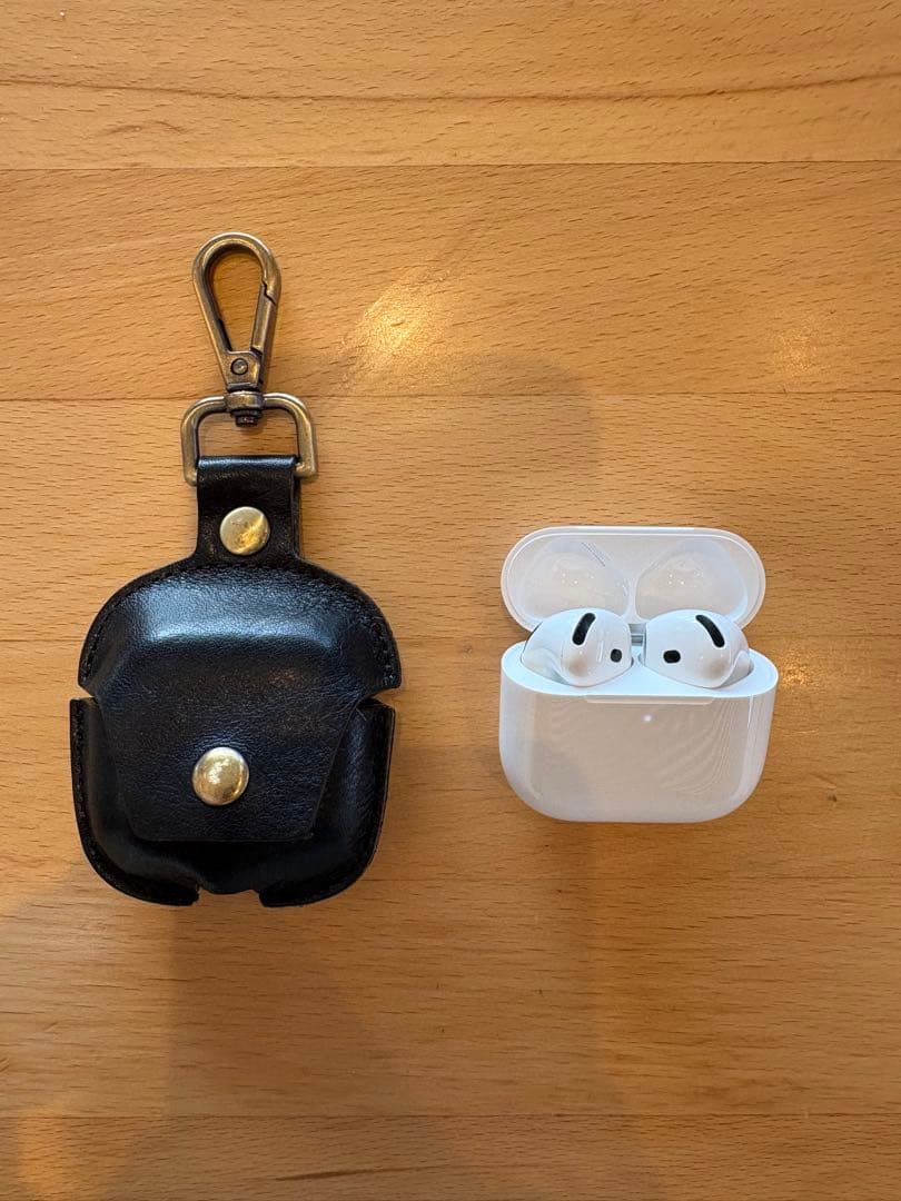 AirPods 4世代　ノイズキャンセリング搭載モデル　おまけ付き アクティブノイズキャンセリング搭載AirPods 4を購入 - Apple（日本）