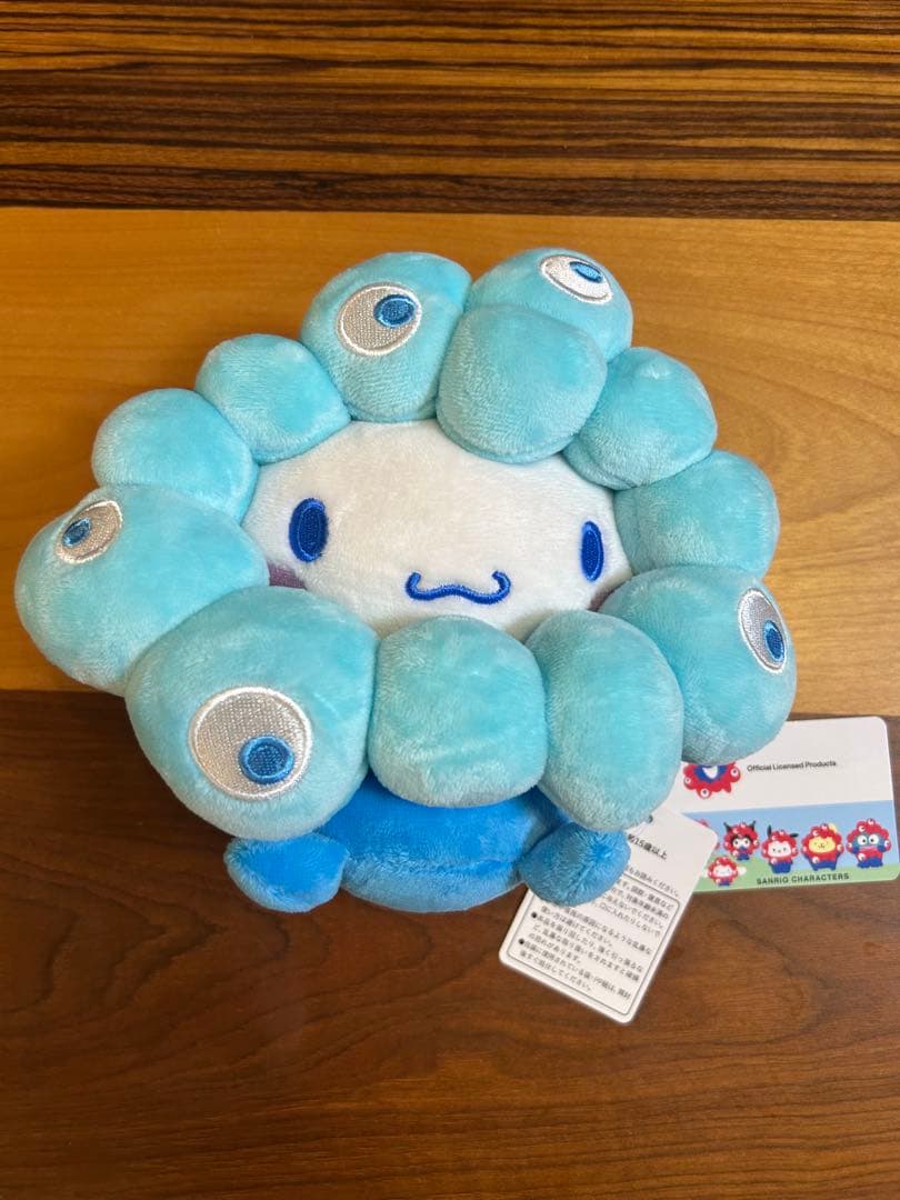 関西万博 サンリオ ミャクミャクなりきりぬいぐるみ Mサイズ シナモロール シナモロール EXPO2025 ミャクミャク なりきりぬいぐるみM - Meccha Japan