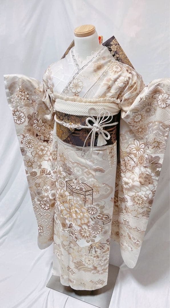 振袖 クリーム色と金色の花柄 成人式 振袖7点セット 正絹 振袖フル