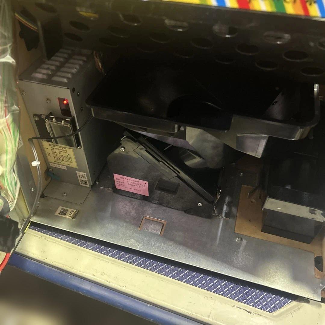 6525【個宅配送可】実機 ペルソナ4 不要機