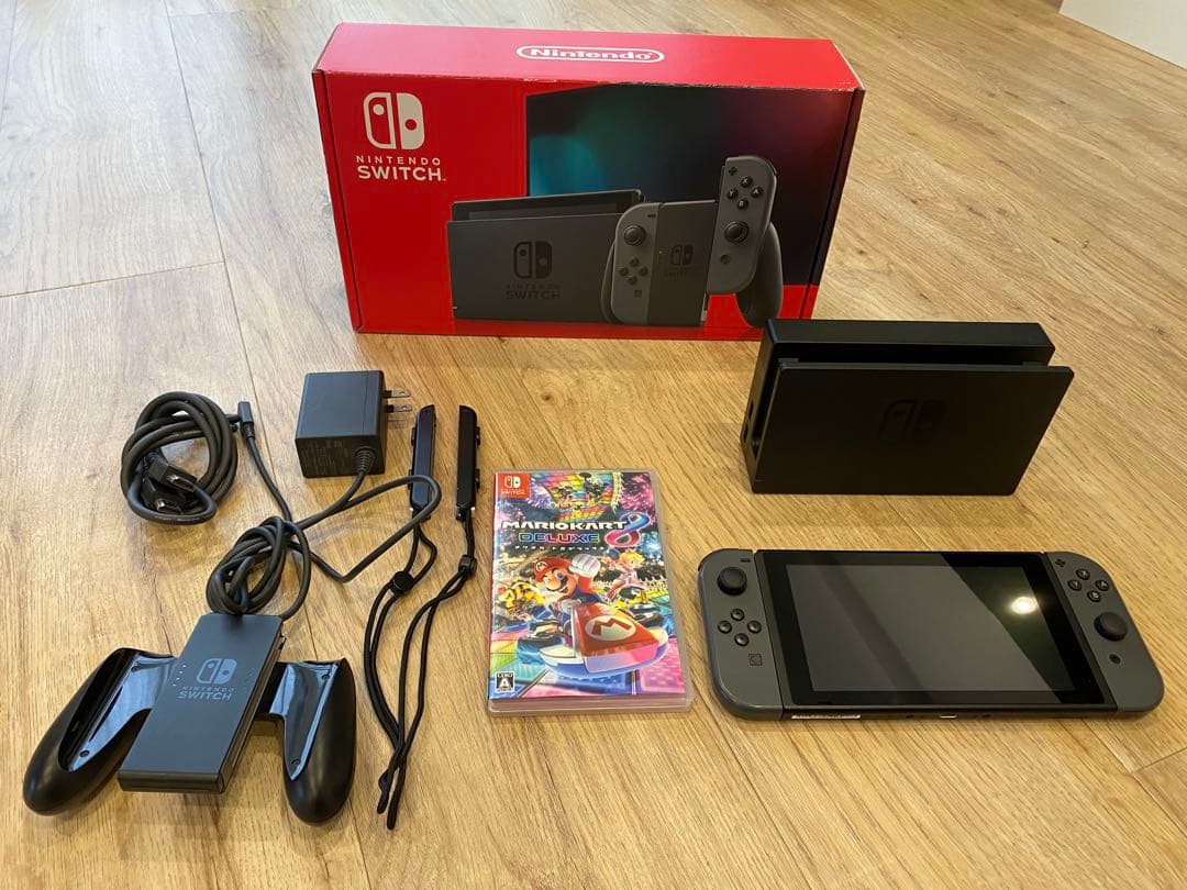 Nintendo Switch 本体 + 付属品セット　　マリオカート8 マリオカート8 デラックス』とSwitch本体のセットがロシアの