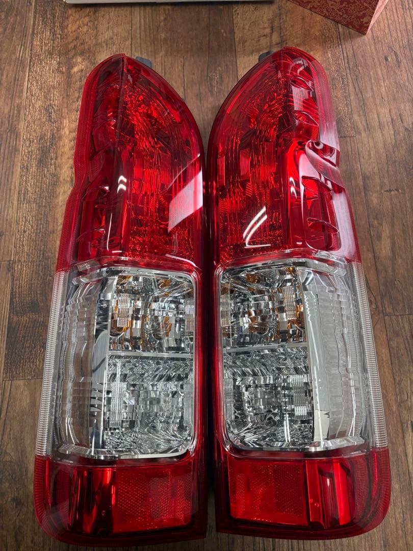 ハイエース 6型 純正テールランプ 左右セット 新車外し スーパーGL 楽天市場】ハイエース テールランプ 純正 タイプ 車検 対応 補修 交換