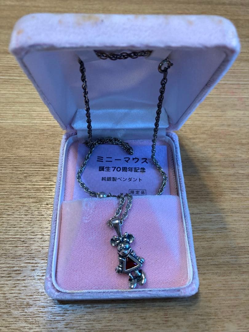 ディズニーミニーマウス誕生70周年記念純銀製ネックレス - メルカリ
