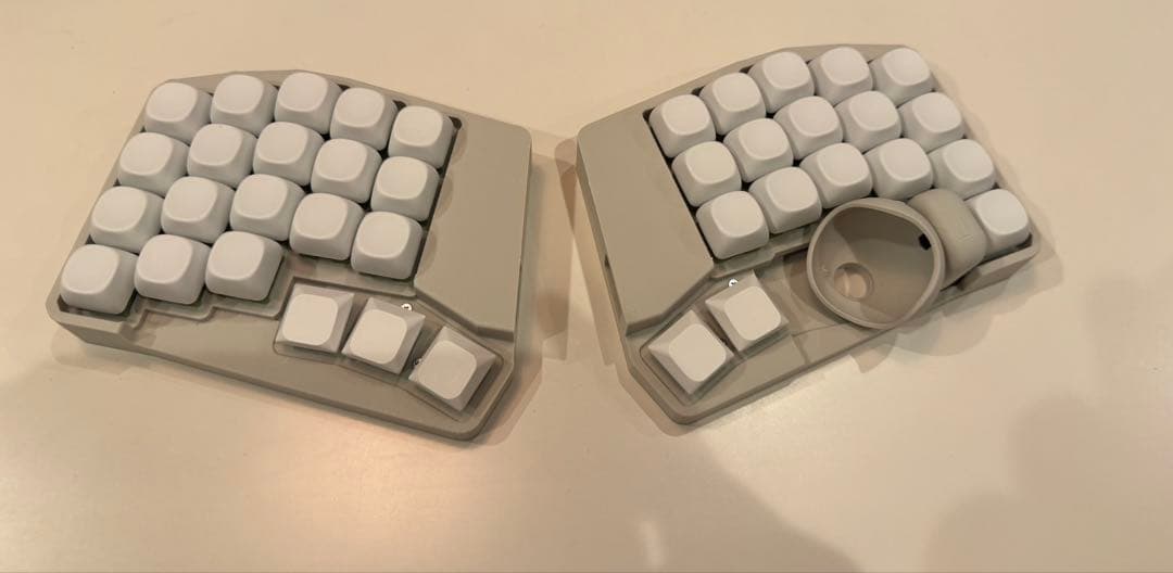 M*☆様 【新品】keyball39 マットボーンホワイト　完成品 Keyball39】マシュマロケース｜スモアホワイト - marsh-mallow - BOOTH