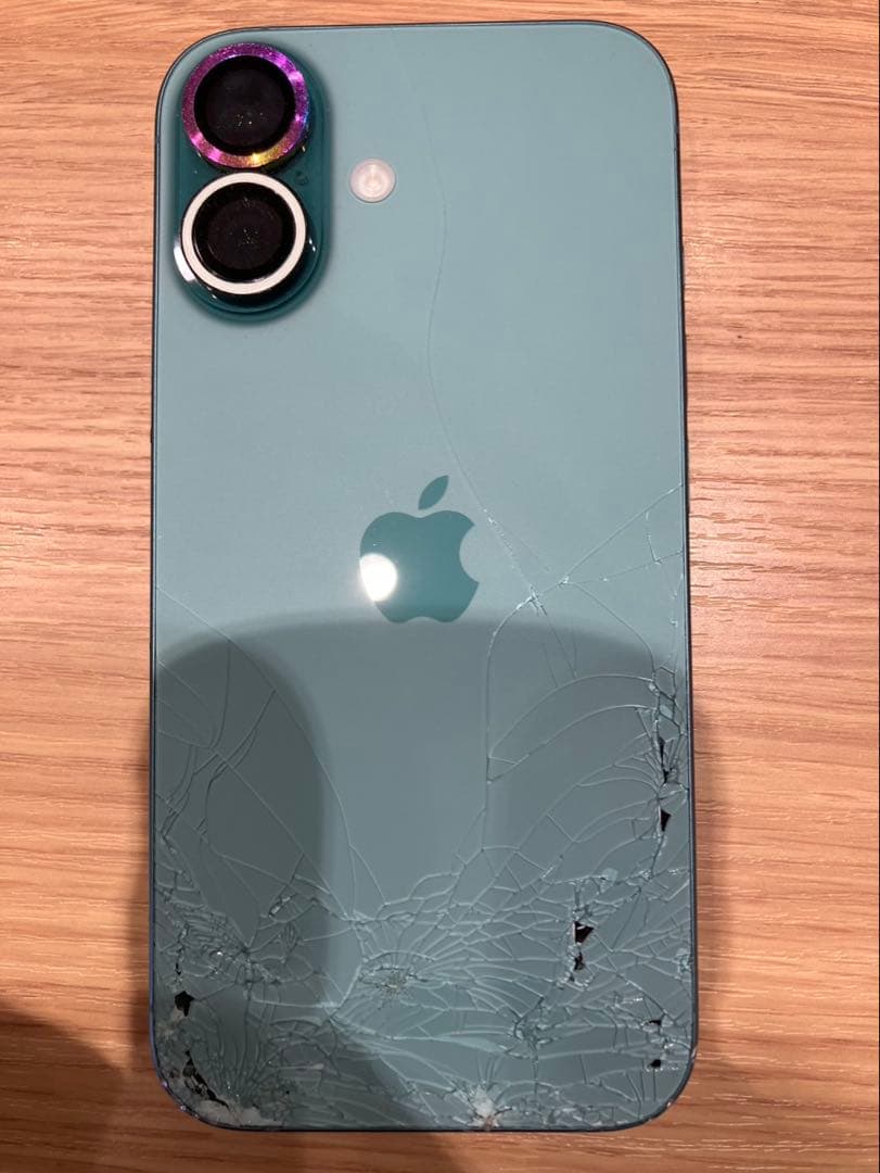 Apple iPhone 16訳あり 背面ひび割れ、バッテリー不良