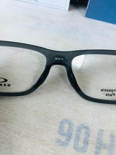 新品オークリー超軽量ゴルフ国内正規品メガネ野球めがね完品マラソン