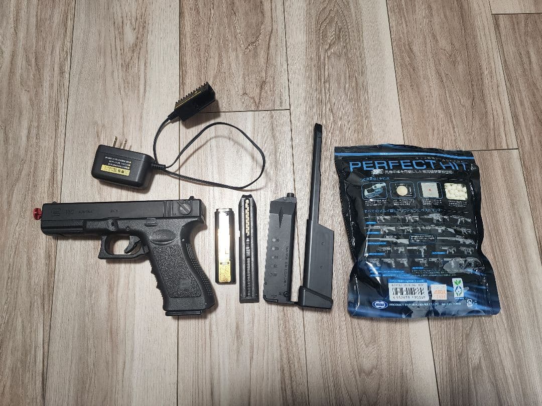 中古 東京マルイ 電動ハンドガン グロック18c G18c フルセット Amazon | 東京マルイ グロック 18C フルセット 18歳以上電動ハンドガン
