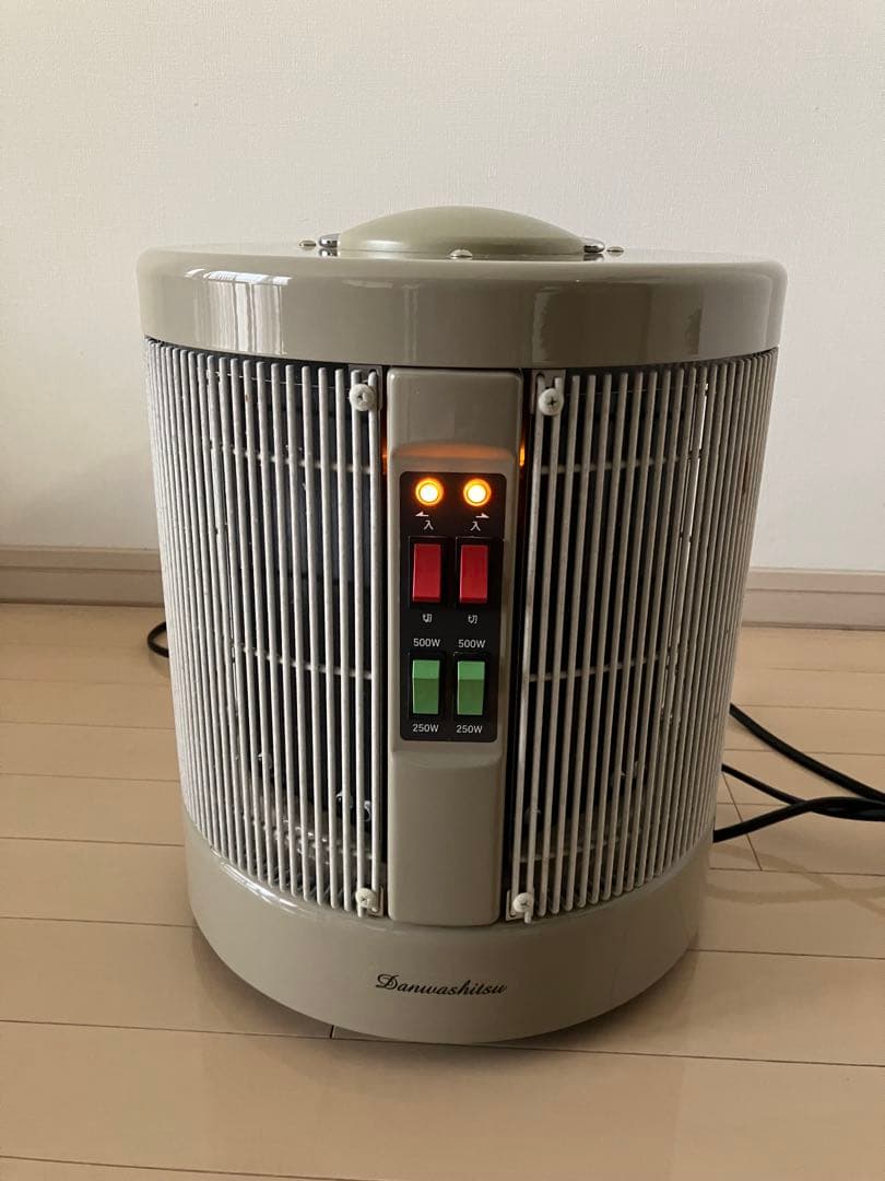 ワラシベ長者様専用】アールシーエス 遠赤外線輻射式パネルヒーター 談話室