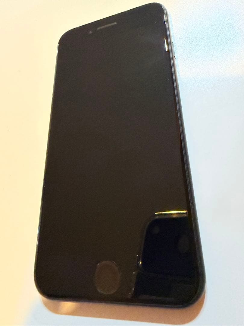 ま*ー様 iPhone SE 第2世代 Amazon | 【整備済み品】 Apple iPhone SE（第2世代） 256GB ホワイト