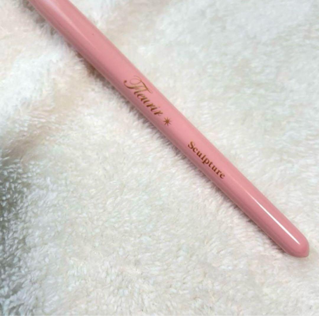 フルーリアスカルプチュアブラシピンクフルーリア スカルプブラシ