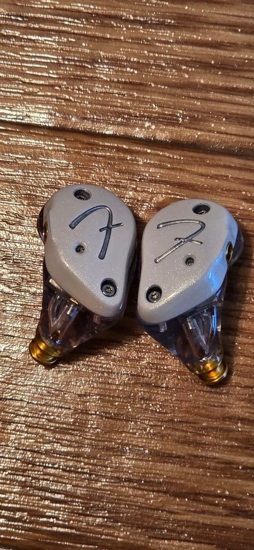 Fender FXA9 white ハイエンド有線イヤホン Fenderから6BA搭載の最上位イヤホン「FXA9」が登場！ - 価格.comマガジン