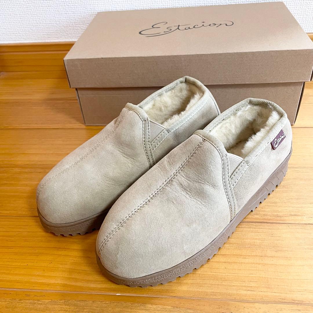 【新品】エスタシオン リアル ムートン スリッポン ベージュ ふかふか 軽量 エスタシオン Estacion スエードタイプ 本ムートン スリッポン