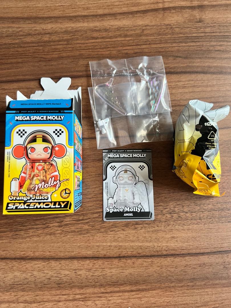 ポップマート メガスペースモリー シリーズ4 シークレットANGEL - メルカリ