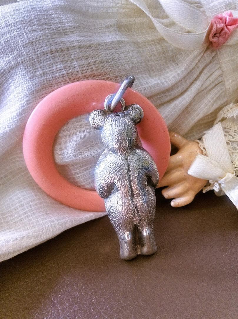 人気ホビー・楽器・アート - 銀のテディベア シルバー ラトル