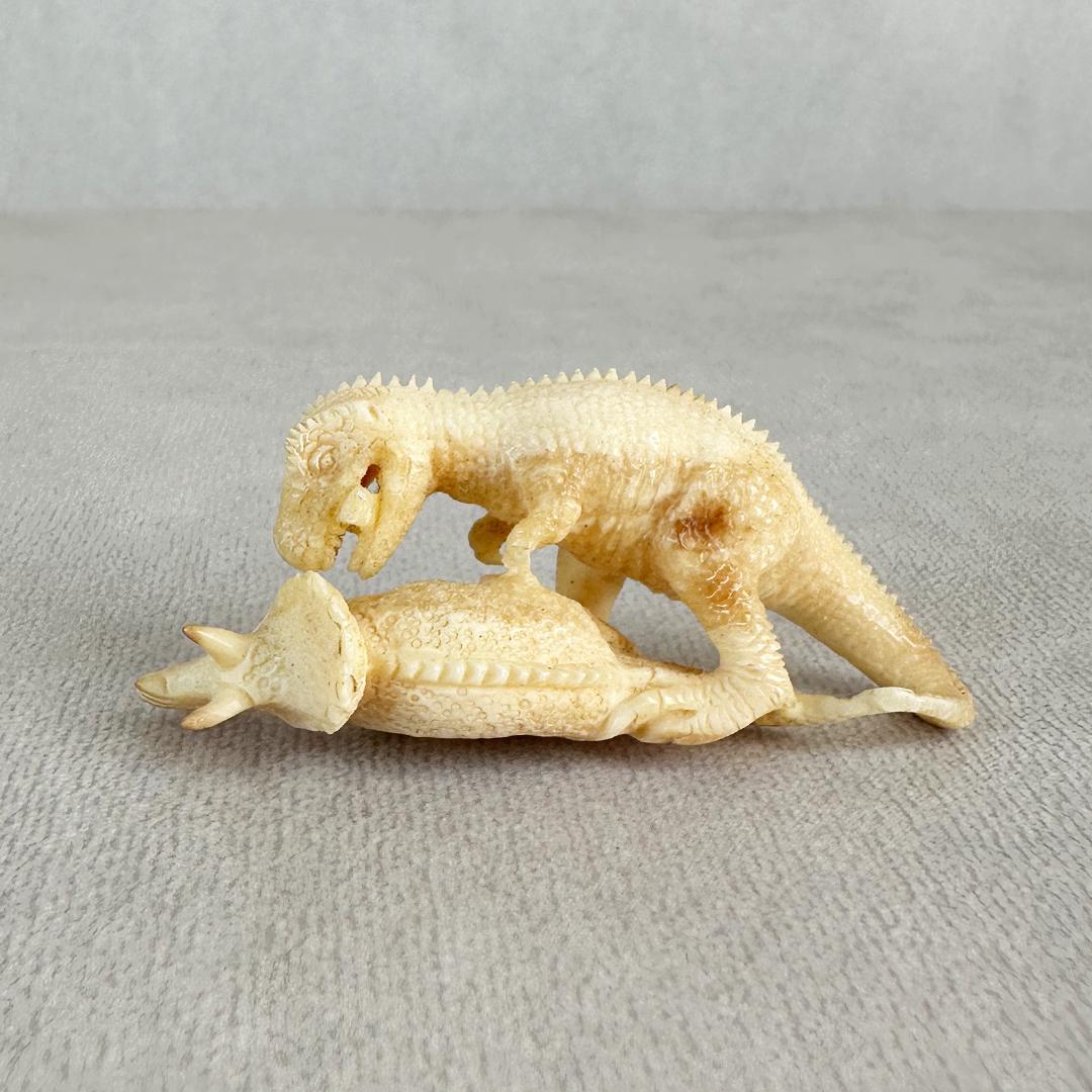 根付　置根付　恐竜　彫刻　セイウチ牙製　置物　ミ10 海女牙彫根付 文化遺産オンライン