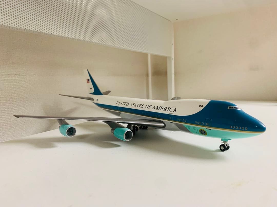 ホーガン エアフォースワン 1/200 飛行機模型 - メルカリ