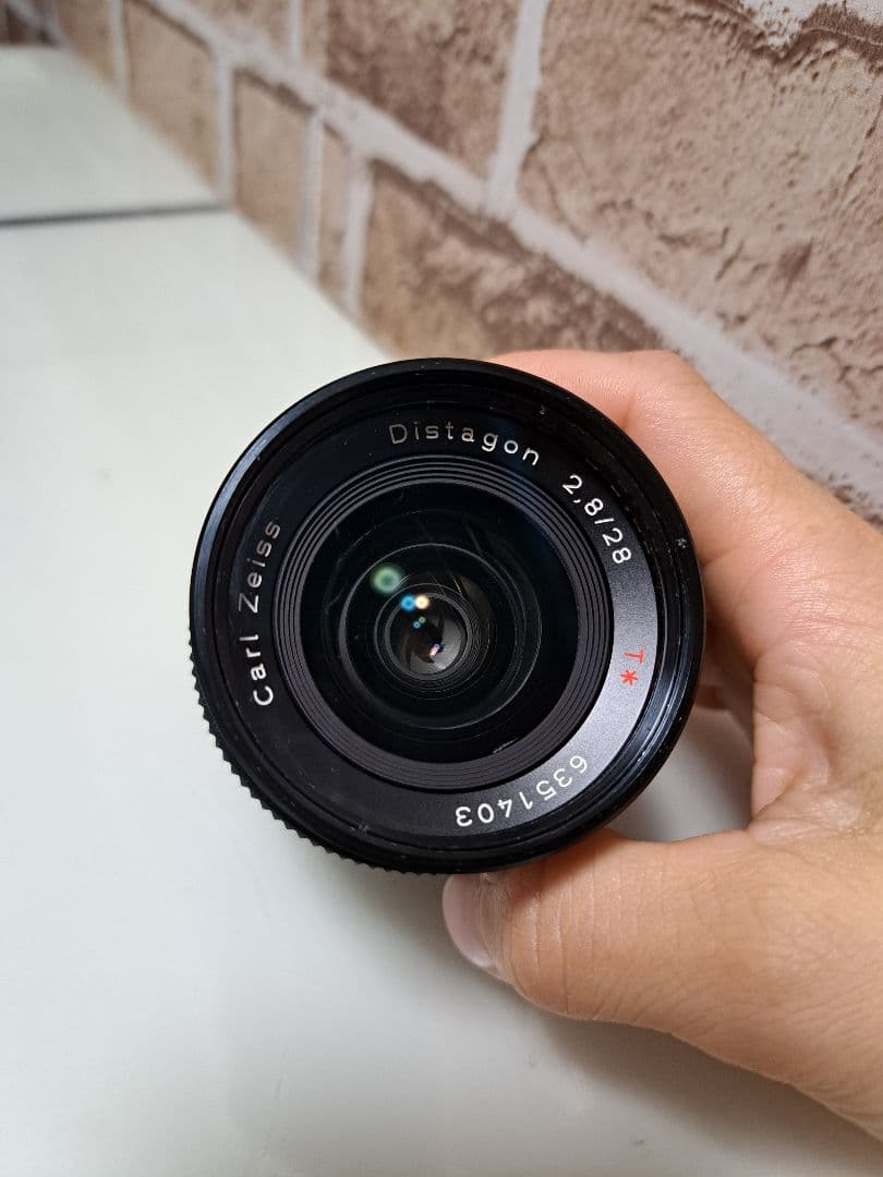 Carl Zeiss Distagon 28/2.8 レンズ これでいい、これがいい――日常が楽しくなるビンテージレンズ「CONTAX